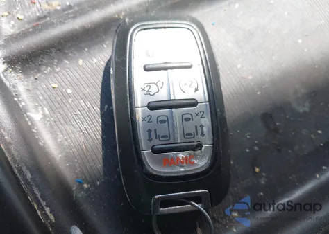 2020 Chrysler Pacifica Touring L z USA, uszkodzony, nr VIN 2C4RC1BG9LR157275